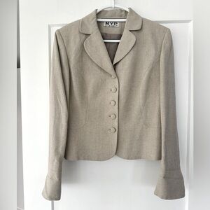 NYP SUITS linen short blazer. Size 8. Lined. Long sleeves with cuffs. New
